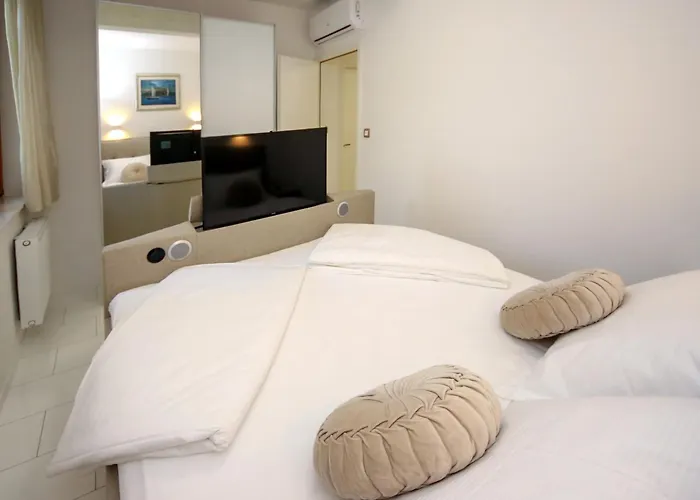 Gabriel Villa Pokrovnik